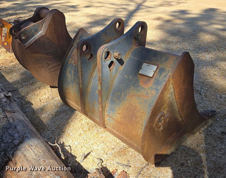 image for item ER5231 (2) excavator buckets