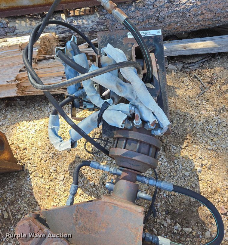 image for item ER5235 (3) excavator attachments