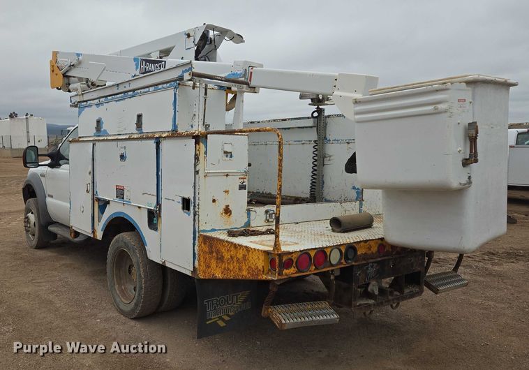 image for item ER5239 2005 Ford F550 Super Duty bucket truck