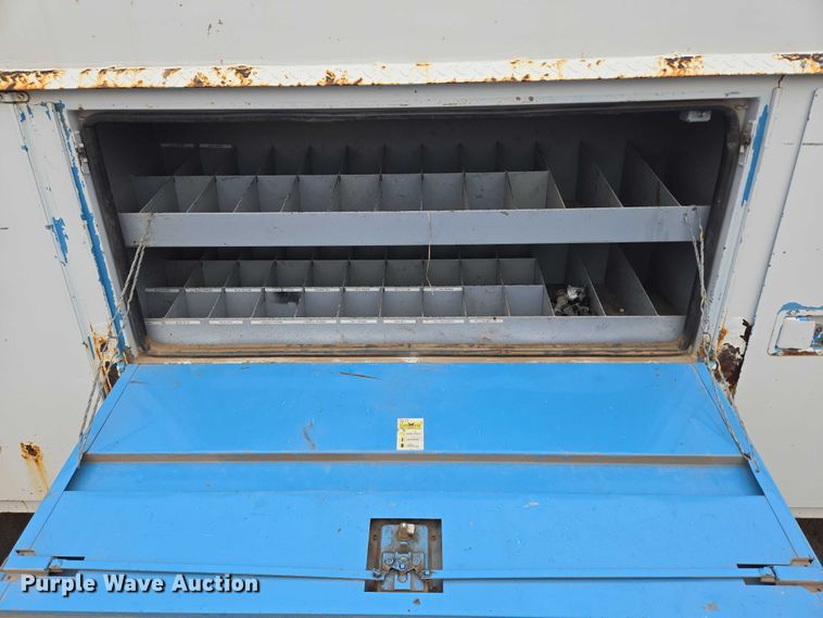 image for item ER5239 2005 Ford F550 Super Duty bucket truck