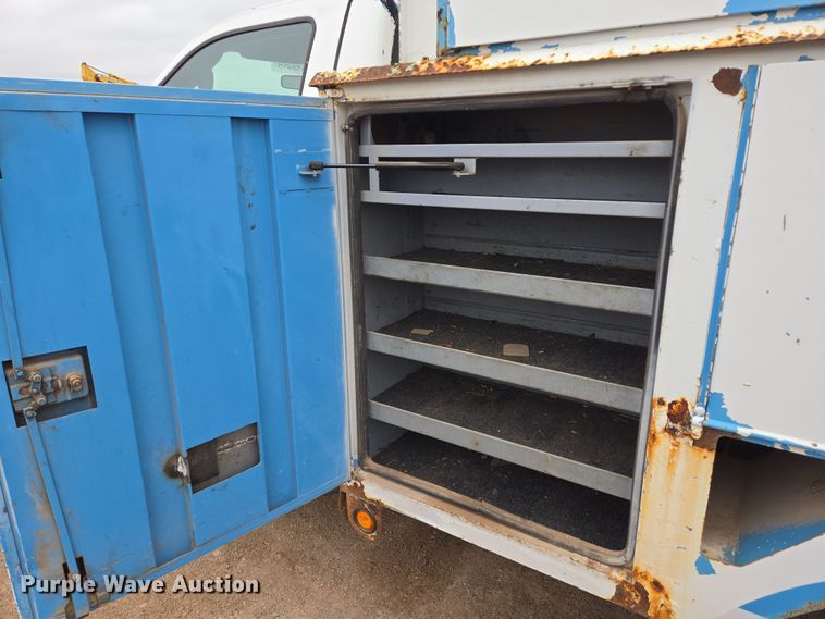 image for item ER5239 2005 Ford F550 Super Duty bucket truck