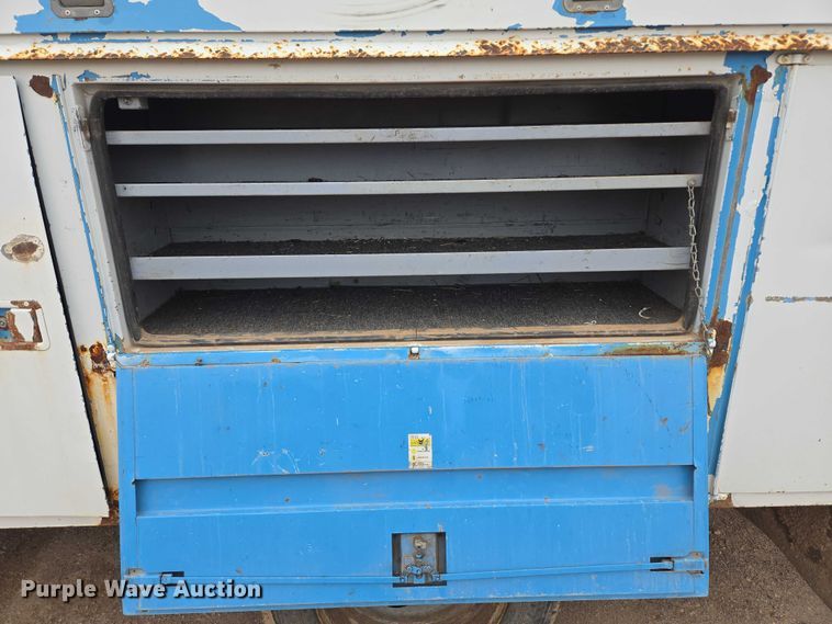 image for item ER5239 2005 Ford F550 Super Duty bucket truck