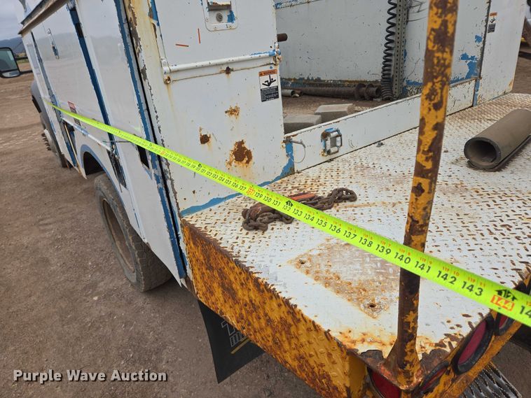 image for item ER5239 2005 Ford F550 Super Duty bucket truck