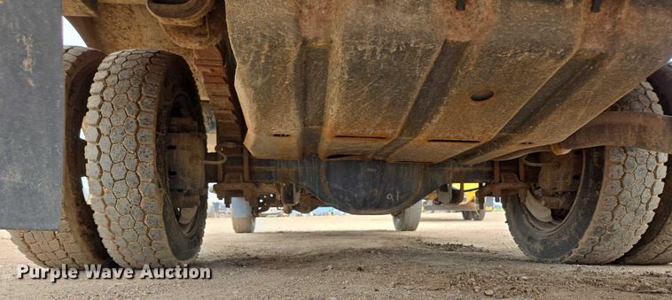 image for item ER5239 2005 Ford F550 Super Duty bucket truck