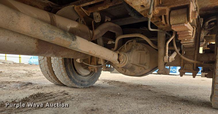 image for item ER5239 2005 Ford F550 Super Duty bucket truck