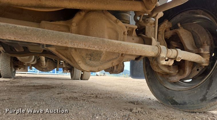 image for item ER5239 2005 Ford F550 Super Duty bucket truck