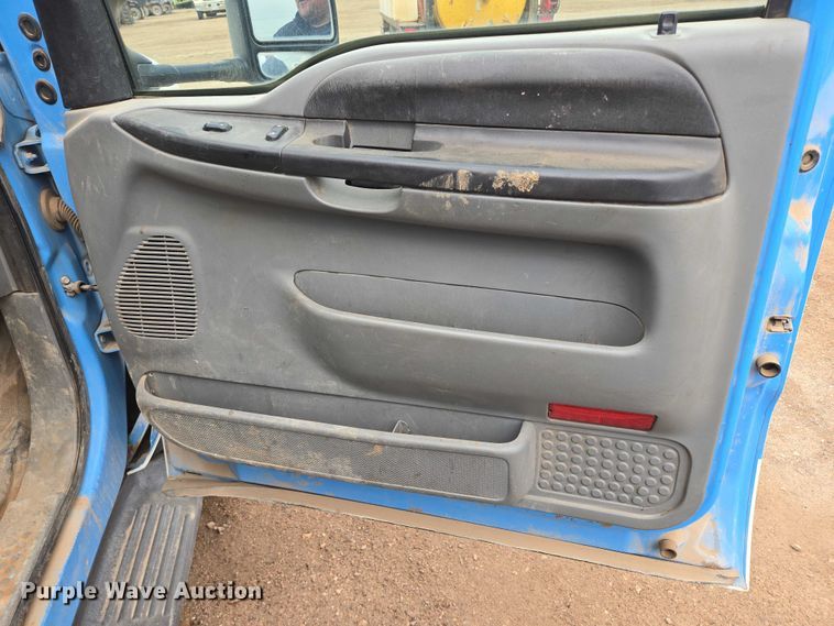 image for item ER5239 2005 Ford F550 Super Duty bucket truck