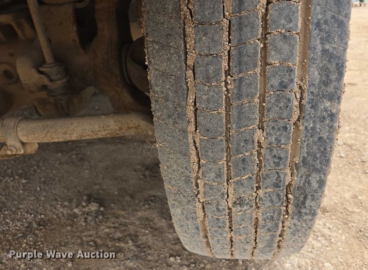 image for item ER5239 2005 Ford F550 Super Duty bucket truck