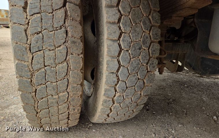image for item ER5239 2005 Ford F550 Super Duty bucket truck