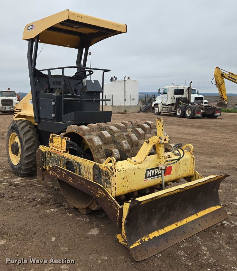 image for item ER5240 Hypac C822D single drum vibratory roller