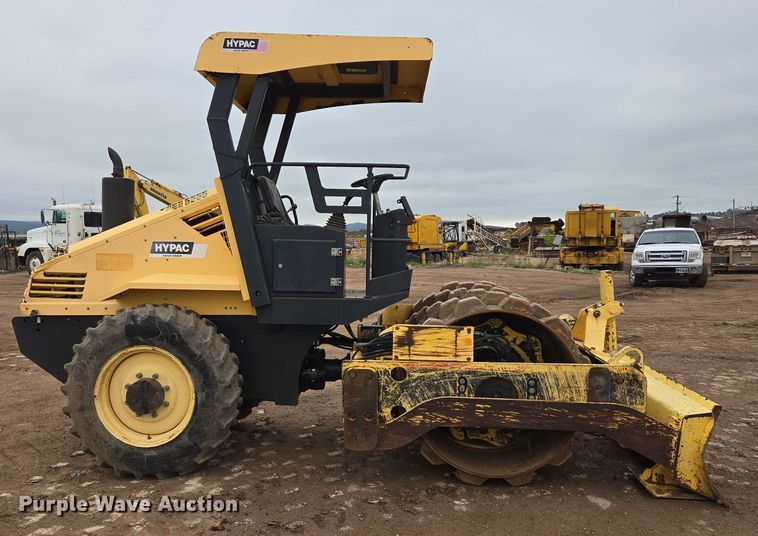 image for item ER5240 Hypac C822D single drum vibratory roller