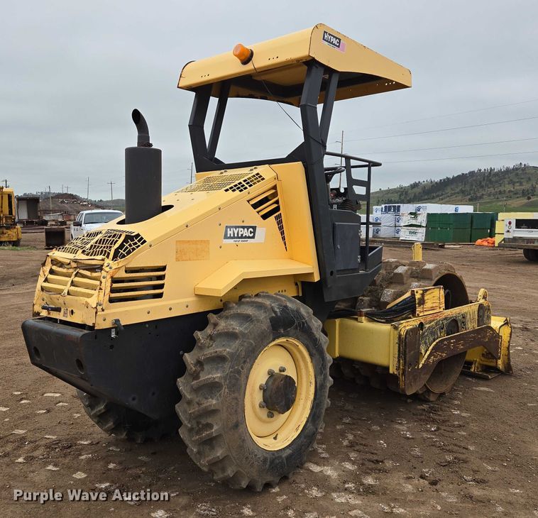 image for item ER5240 Hypac C822D single drum vibratory roller