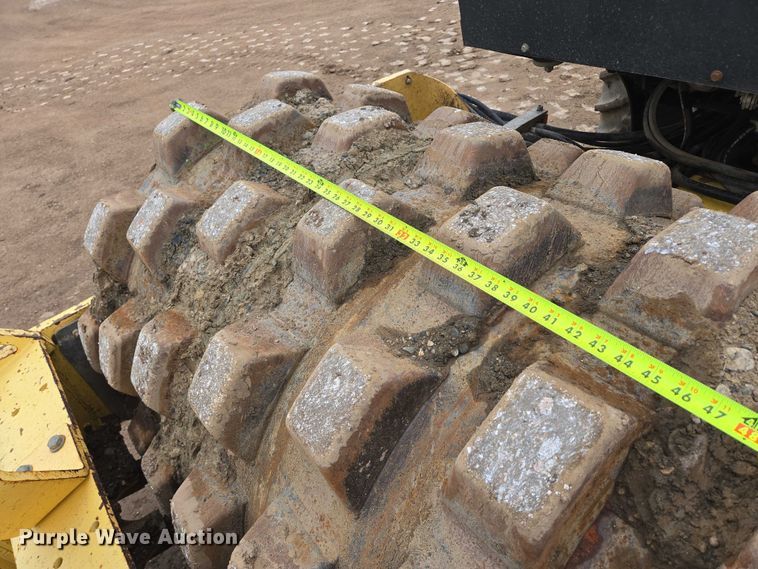 image for item ER5240 Hypac C822D single drum vibratory roller