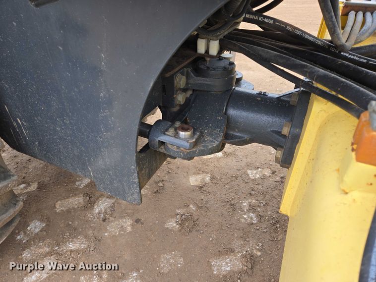 image for item ER5240 Hypac C822D single drum vibratory roller