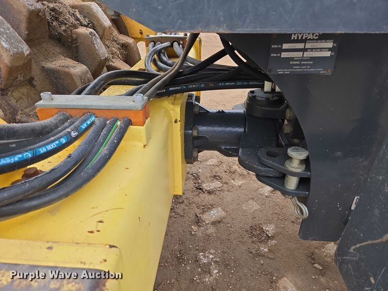 image for item ER5240 Hypac C822D single drum vibratory roller