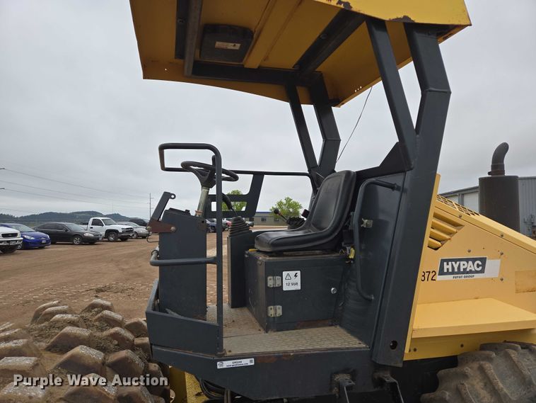 image for item ER5240 Hypac C822D single drum vibratory roller