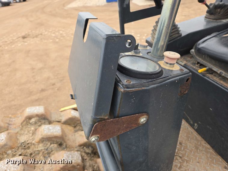 image for item ER5240 Hypac C822D single drum vibratory roller