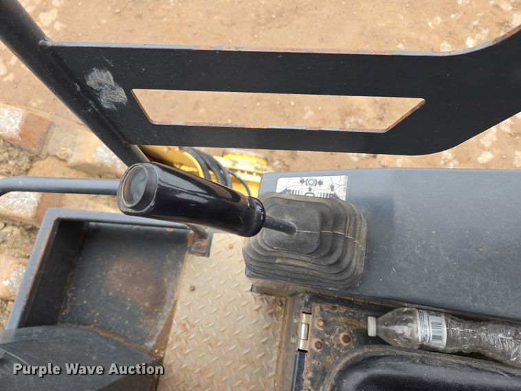 image for item ER5240 Hypac C822D single drum vibratory roller