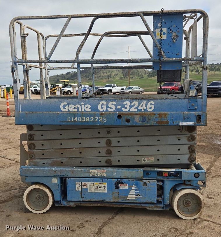 image for item ER5244 1999 Genie GS3246 scissor lift