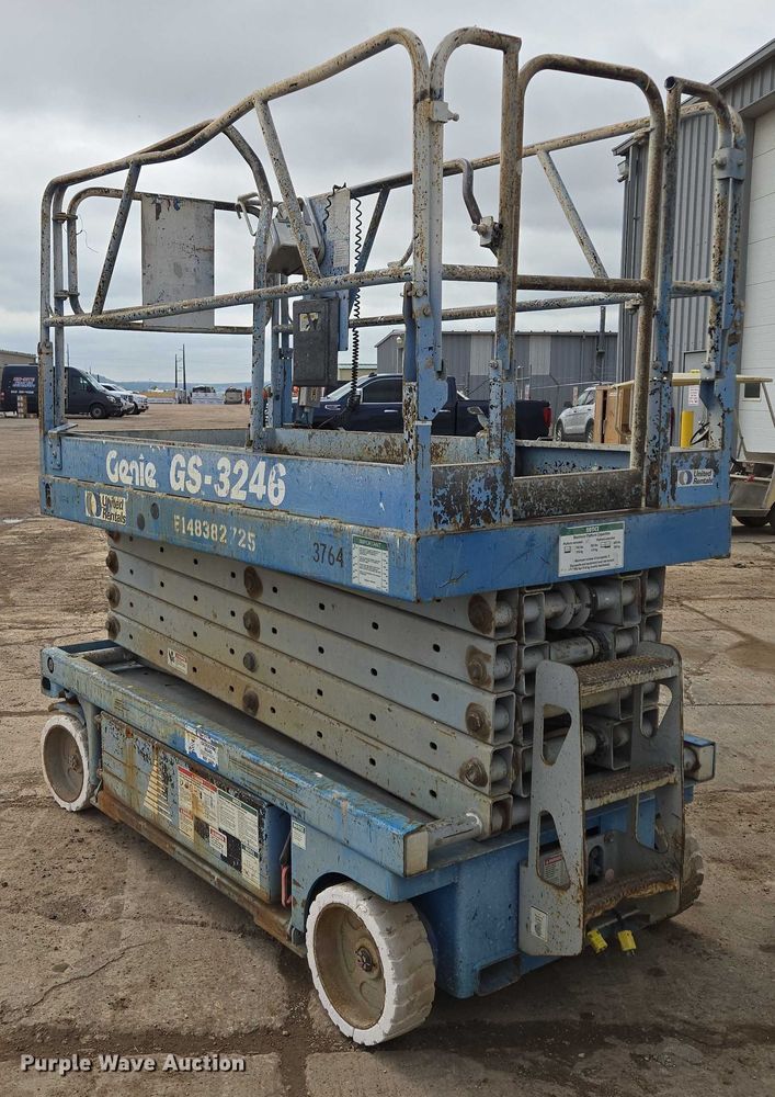 image for item ER5244 1999 Genie GS3246 scissor lift