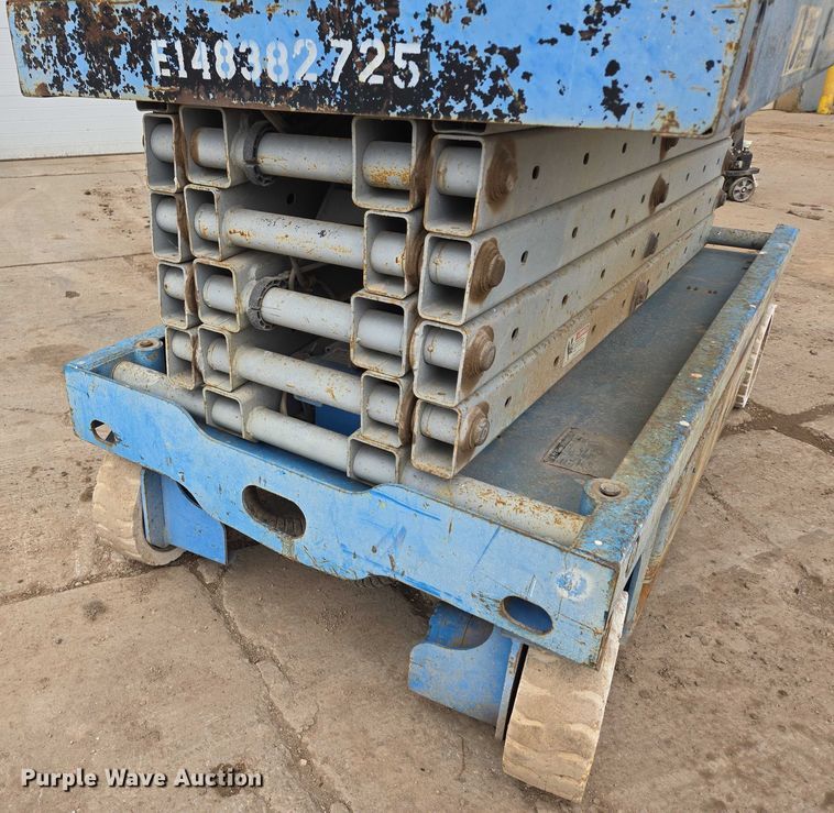image for item ER5244 1999 Genie GS3246 scissor lift