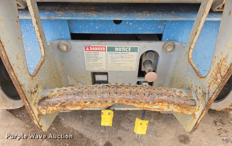 image for item ER5244 1999 Genie GS3246 scissor lift