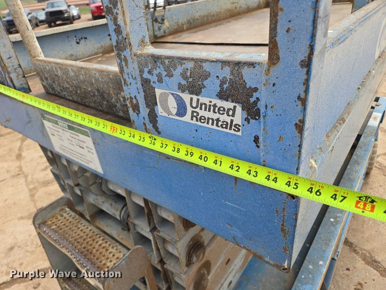 image for item ER5244 1999 Genie GS3246 scissor lift