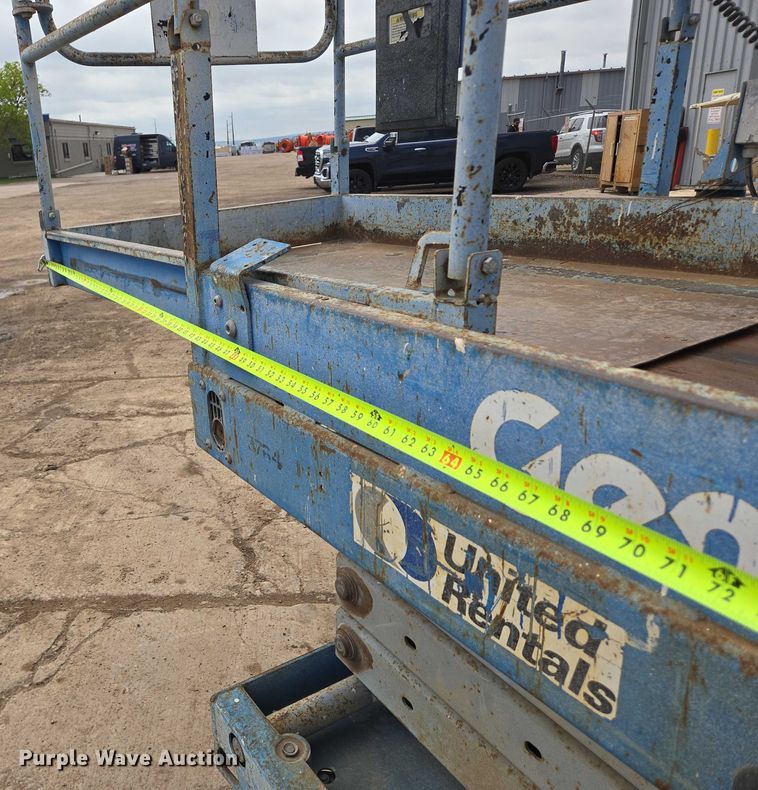 image for item ER5244 1999 Genie GS3246 scissor lift
