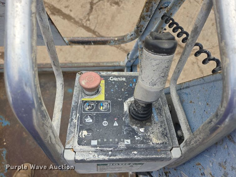 image for item ER5244 1999 Genie GS3246 scissor lift