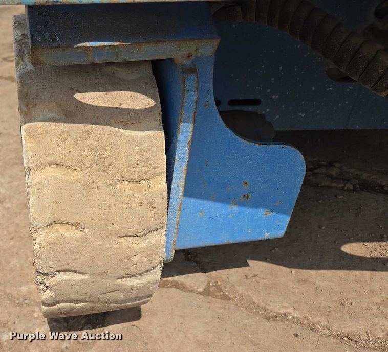 image for item ER5244 1999 Genie GS3246 scissor lift