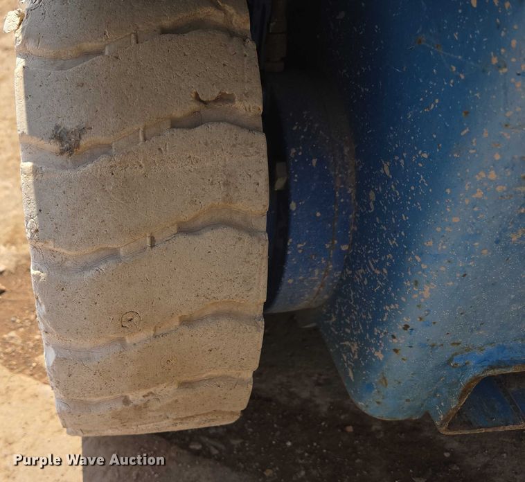 image for item ER5244 1999 Genie GS3246 scissor lift