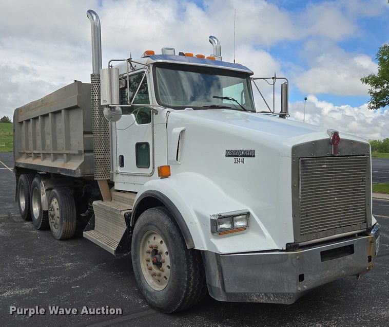 image for item ER5246 2013 Kenworth T800 dump truck