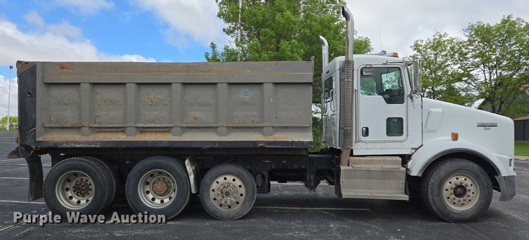 image for item ER5246 2013 Kenworth T800 dump truck