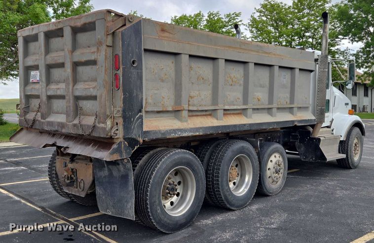 image for item ER5246 2013 Kenworth T800 dump truck