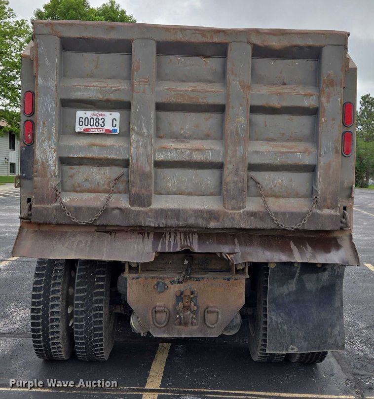 image for item ER5246 2013 Kenworth T800 dump truck