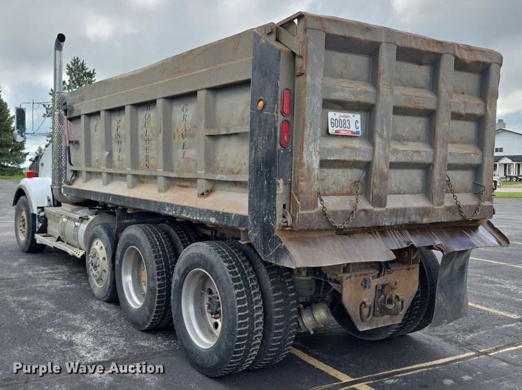 image for item ER5246 2013 Kenworth T800 dump truck