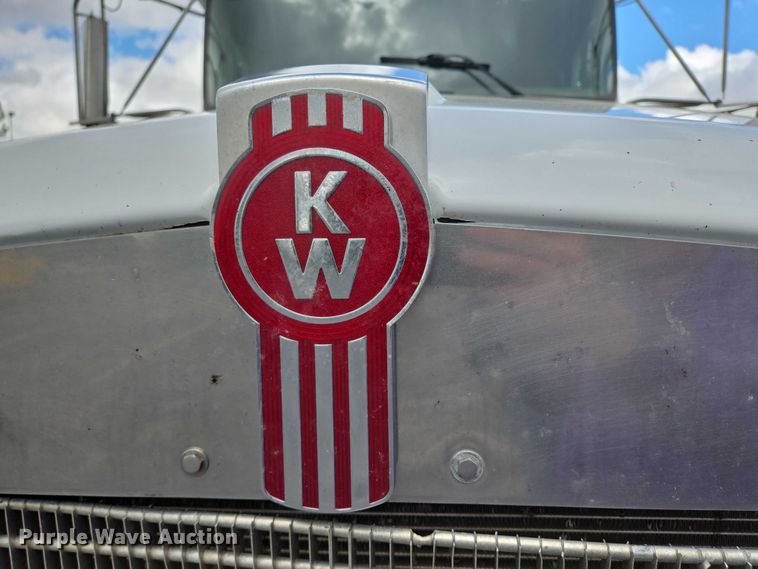 image for item ER5246 2013 Kenworth T800 dump truck