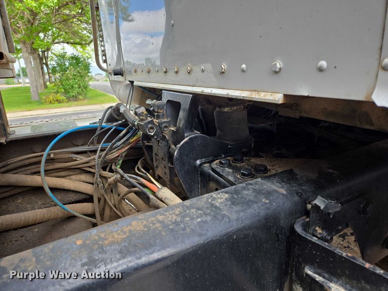 image for item ER5246 2013 Kenworth T800 dump truck