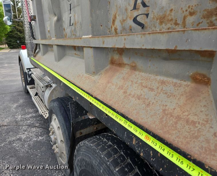 image for item ER5246 2013 Kenworth T800 dump truck