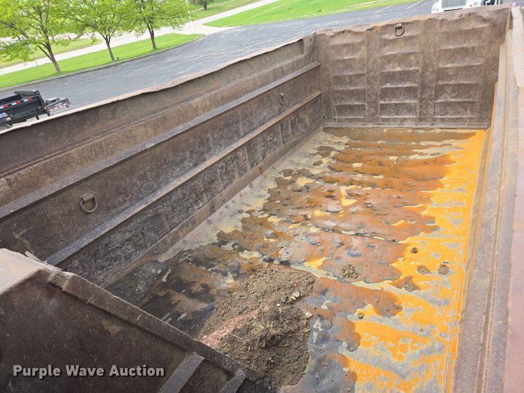 image for item ER5246 2013 Kenworth T800 dump truck