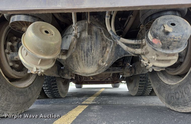 image for item ER5246 2013 Kenworth T800 dump truck