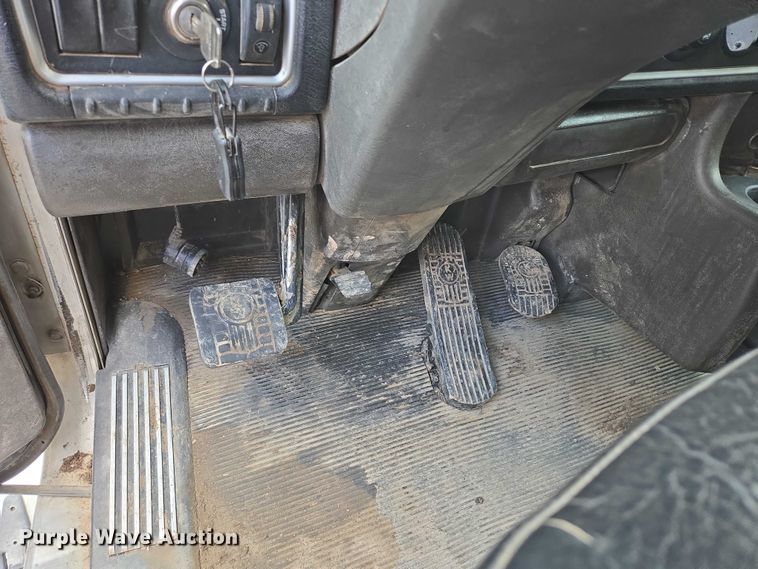 image for item ER5246 2013 Kenworth T800 dump truck