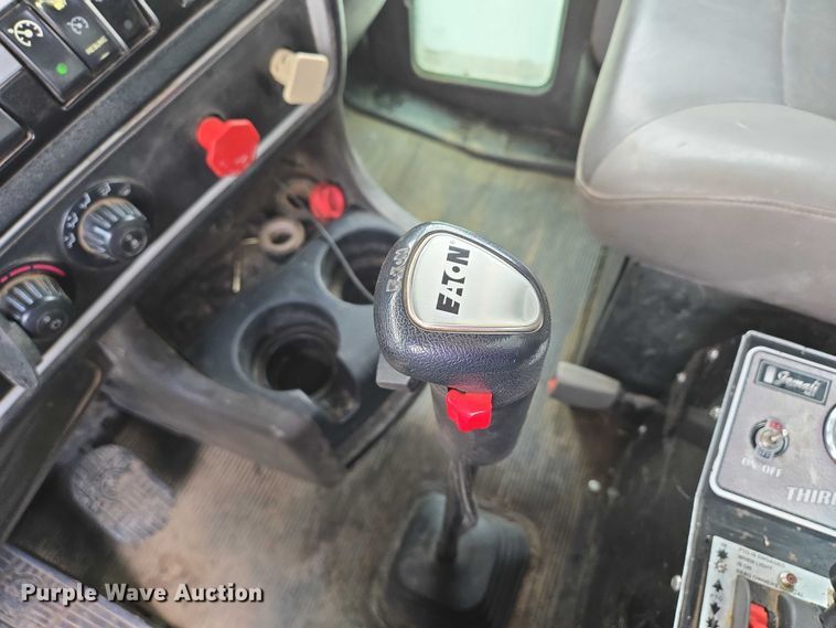 image for item ER5246 2013 Kenworth T800 dump truck