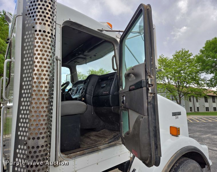 image for item ER5246 2013 Kenworth T800 dump truck