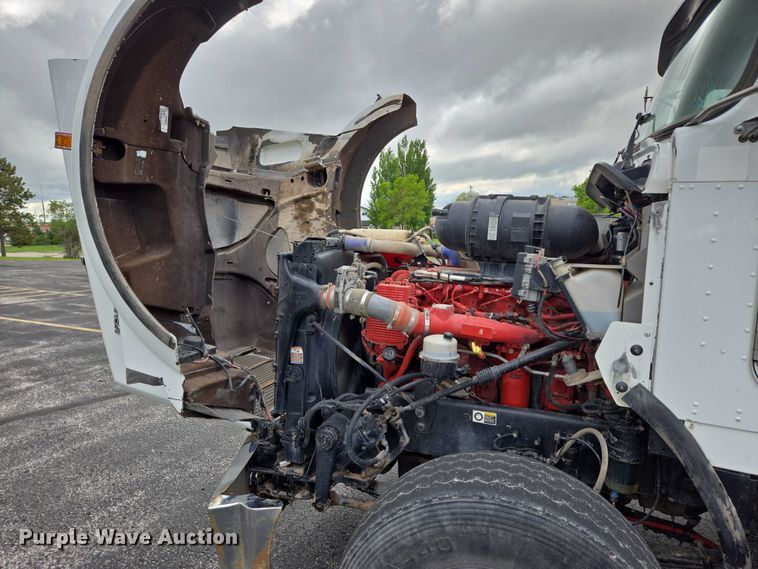 image for item ER5246 2013 Kenworth T800 dump truck