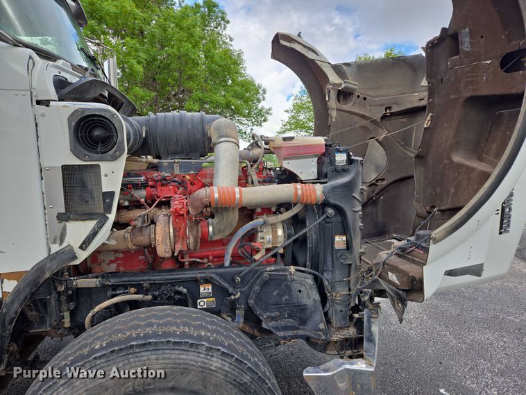 image for item ER5246 2013 Kenworth T800 dump truck