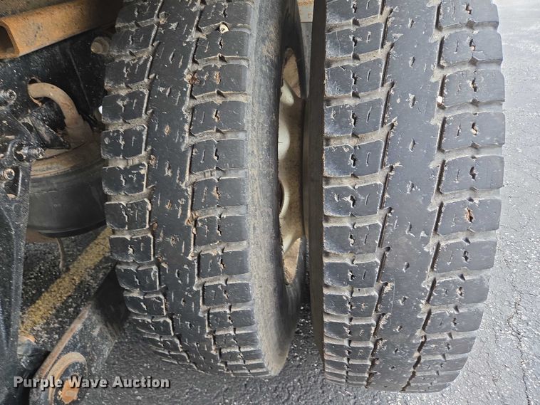 image for item ER5246 2013 Kenworth T800 dump truck