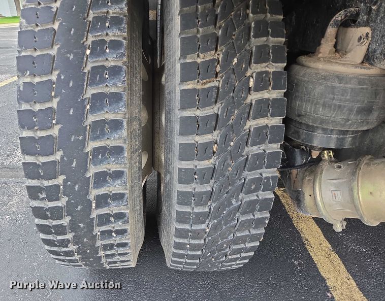 image for item ER5246 2013 Kenworth T800 dump truck