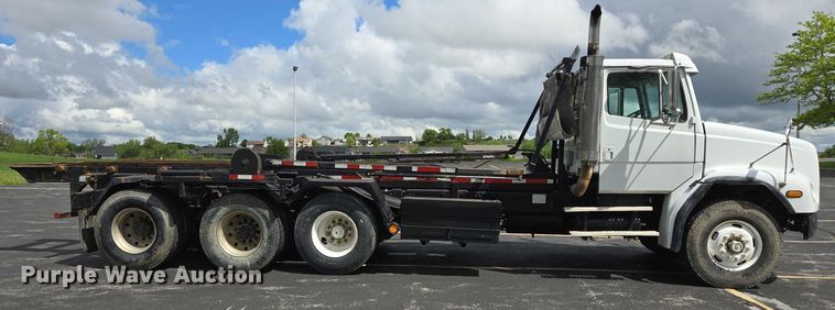 image for item ER5247 2002 Freightliner  FL112 roll-off container truck