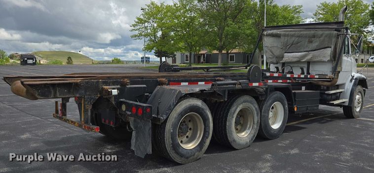 image for item ER5247 2002 Freightliner  FL112 roll-off container truck